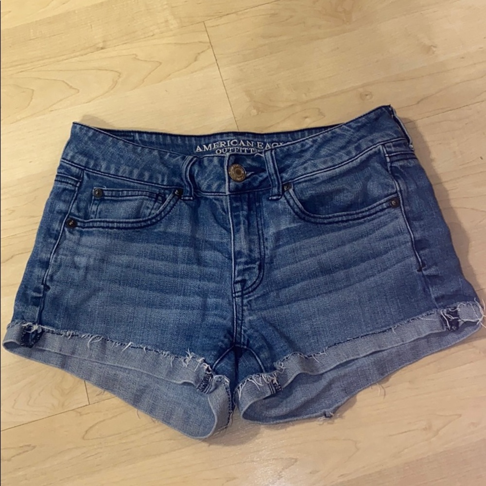 American Eagle Medium Wash Short Shorts